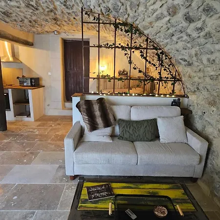 Nyaraló Romantique En Pierre Voutee