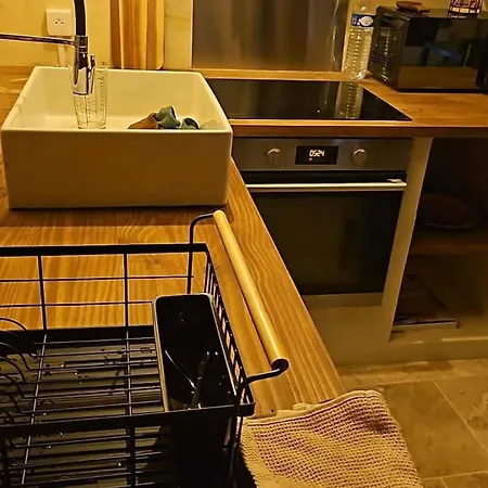 Romantique En Pierre Voutee * Saint-Paulet-de-Caisson