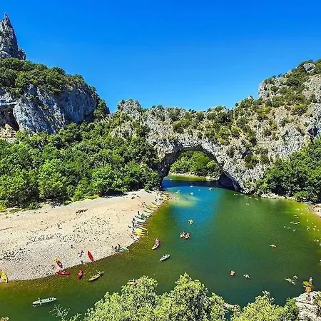 Romantique En Pierre Voutee بيت للعطل *