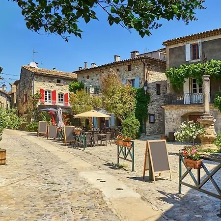 Romantique En Pierre Voutee * Saint-Paulet-de-Caisson