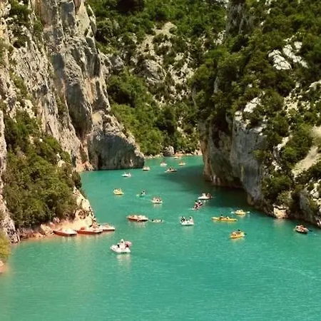 Romantique En Pierre Voutee
